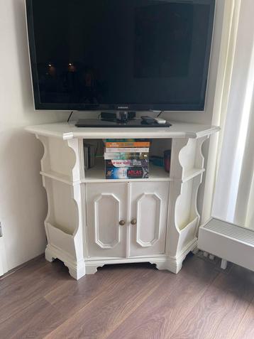Hoek TV meubel  70x70. Voor tv van 1 mtr. Breed. beschikbaar voor biedingen