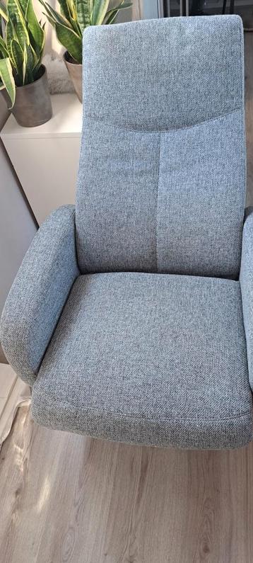 2 stuks Grijze relax draaifauteuil beschikbaar voor biedingen