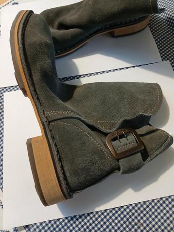 Dames laarsjes Fly London beschikbaar voor biedingen