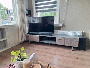 TV kast Xoon beschikbaar voor biedingen