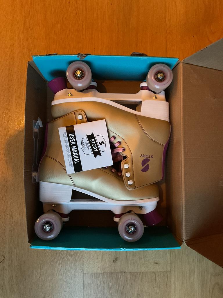 STORY rolschaatsen maat 41 -42 GOUD, Sport en Fitness, Skeelers, Ophalen of Verzenden, Zo goed als nieuw