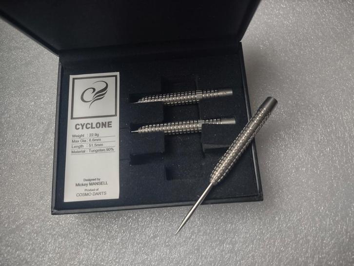 Micky Mansell - Cyclone - 22,9 / 23 gram Cosmo NIEUWSTRAAT, Sport en Fitness, Darts, Nieuw, Pijlen, Ophalen of Verzenden