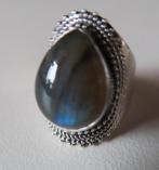 Koopje! Zilveren ring (no 37) peervormige labradoriet, incl, Verzenden, Zo goed als nieuw, 17 tot 18, Met edelsteen
