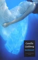STEENHOUWER door CAMILLA LÄCKBERG – 4de ITEM GRATIS, Scandinavië, Nieuw, Ophalen of Verzenden, Camilla Läckberg