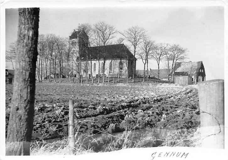 W413 Ginnum Kerk - fotokaart -, Verzamelen, Ansichtkaarten | Nederland, Friesland, 1940 tot 1960, Ophalen of Verzenden