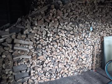 droog eiken haardhout  beschikbaar voor biedingen