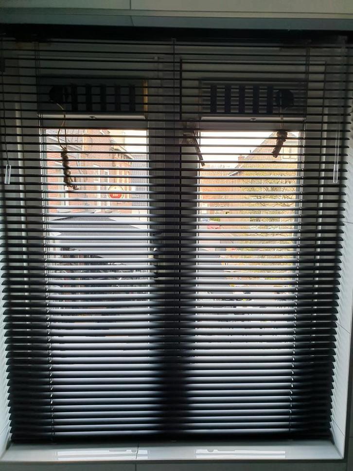 Nieuwe Aluminium Jaloezie 25mm, Huis en Inrichting, Stoffering | Gordijnen en Lamellen, Nieuw, Zwart, Ophalen
