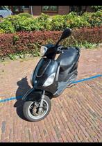 Piaggio Fly 125cc 4t, Fietsen en Brommers, Scooters | Piaggio, Ophalen of Verzenden, Zo goed als nieuw, Fly