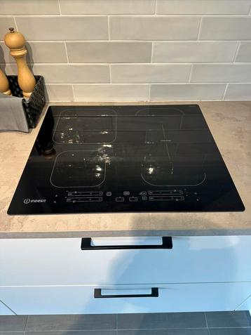 Showroom inductie kookplaat Indesit beschikbaar voor biedingen