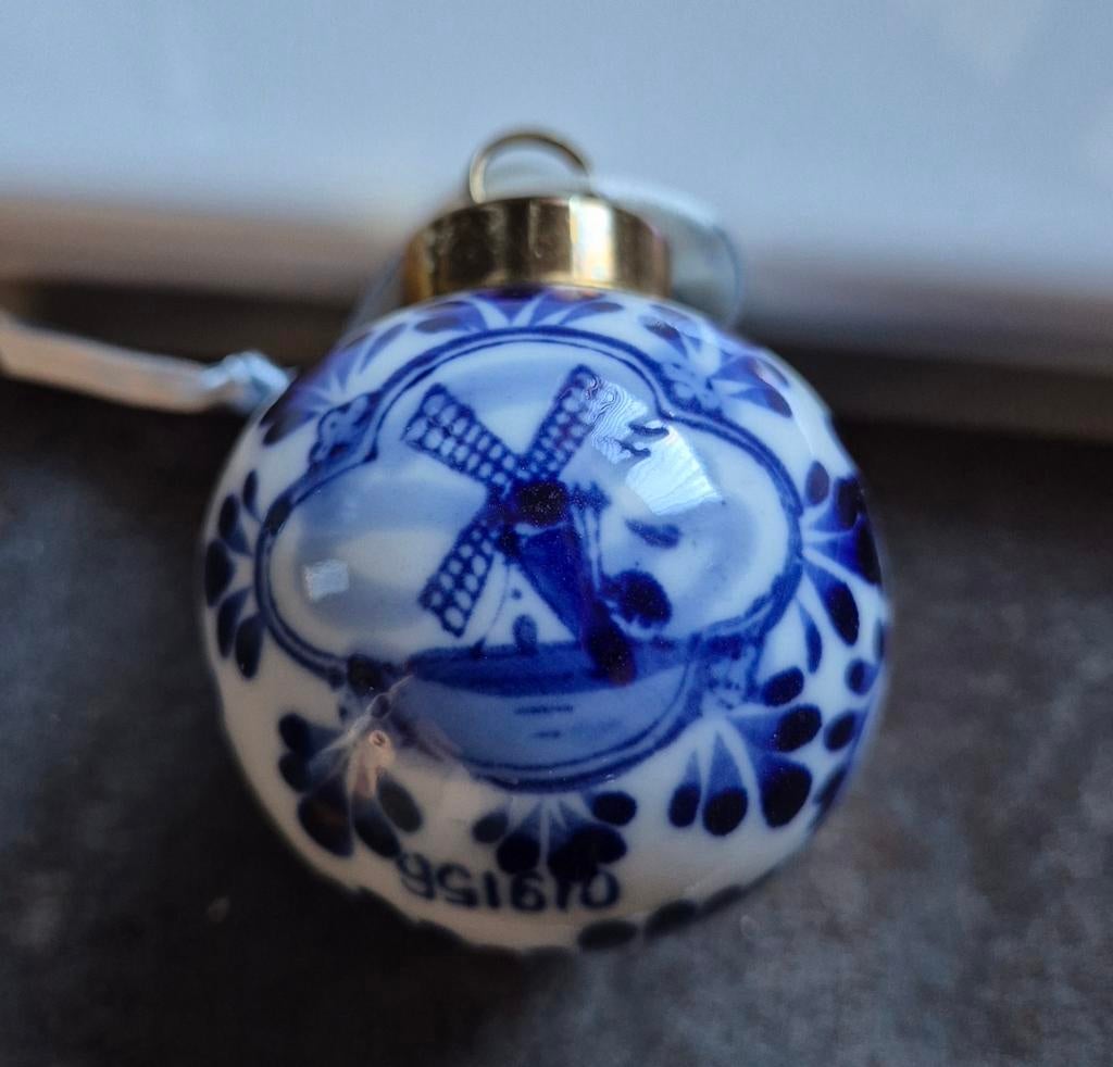 Delfts blauwe kerstbal ong 5 cm doorsnee, Diversen, Kerst, Ophalen of Verzenden, Zo goed als nieuw