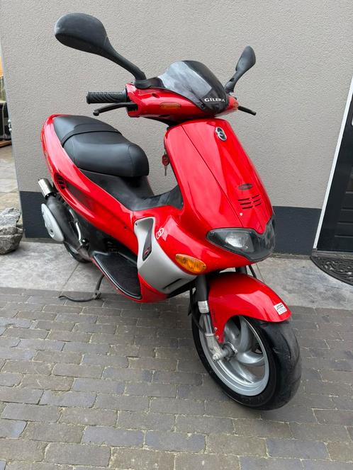 ⭐️Gilera runner 50cc Darkdream nette staat 15000 km ⭐️, Fietsen en Brommers, Scooters | Piaggio, Zo goed als nieuw, Overige modellen