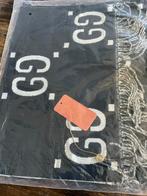 ** Heerlijke warme sjaal van Guccciii, Kleding | Dames, Mutsen, Sjaals en Handschoenen, Ophalen of Verzenden, Nieuw, Maat 46/48 (XL) of groter