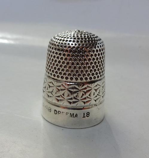 Engelse zilveren 'Dreema' vingerhoed. H. Griffiths & Sons, Antiek en Kunst, Antiek | Goud en Zilver, Zilver, Ophalen of Verzenden