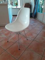 Vitra Eames stoel, Ophalen of Verzenden, Wit, Zo goed als nieuw, Eén