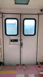 Duitse Mercedes-Benz Ambulance, Stof, 129 pk, 2800 kg, 23 km/l