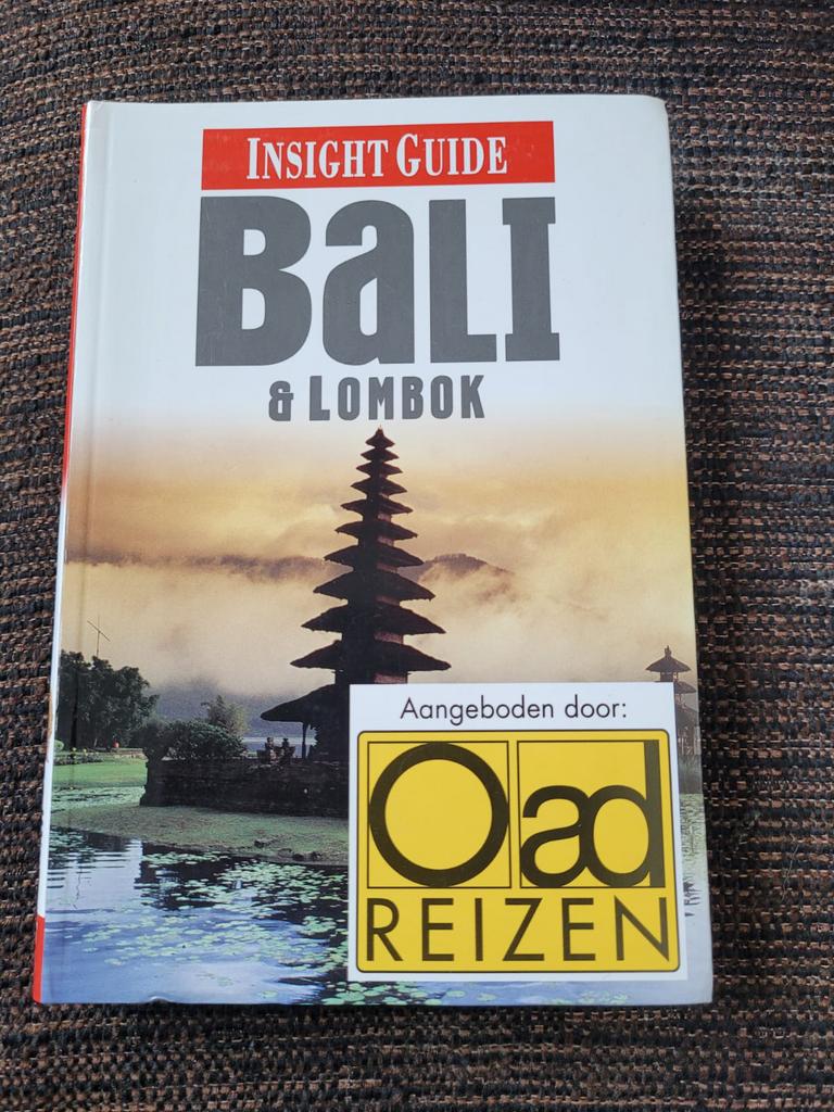 Bali en lombok insight guide indonesia indonesië, Ophalen of Verzenden, Reisgids of -boek, Azië, Gelezen
