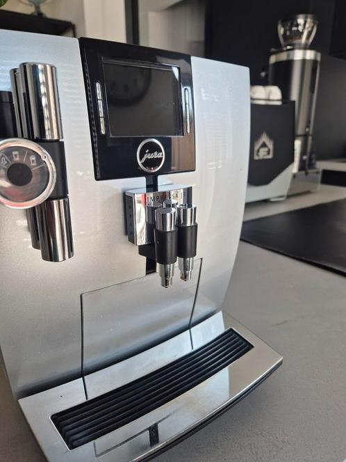 Jura j9.3 TFT Display met garantie en onderhoudsbeurt, Witgoed en Apparatuur, Koffiezetapparaten, Zo goed als nieuw, Koffiemachine