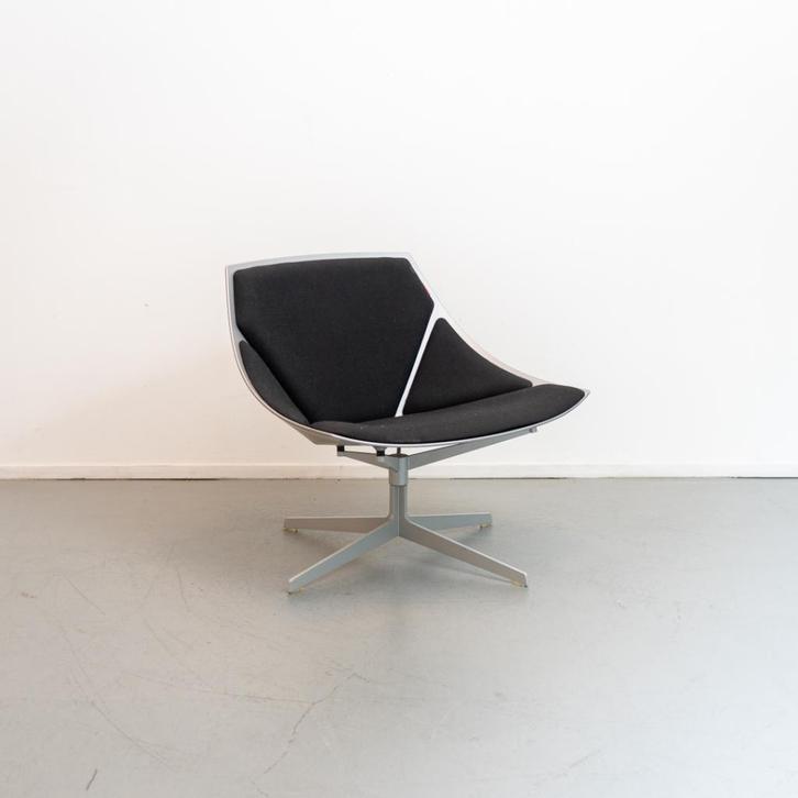 Fritz Hansen Lounge chair Space door Jehs Laub, Huis en Inrichting, Fauteuils, Nieuw, Kunststof, Metaal, Stof