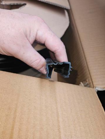 Rubber Profiel - 2 Dozen a 50 Meter beschikbaar voor biedingen