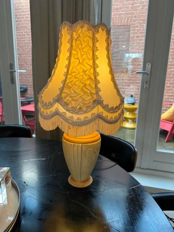 Vintage Franse klassieke Tafellamp beschikbaar voor biedingen