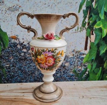 Italiaanse porseleinen vaas handmade  beschikbaar voor biedingen