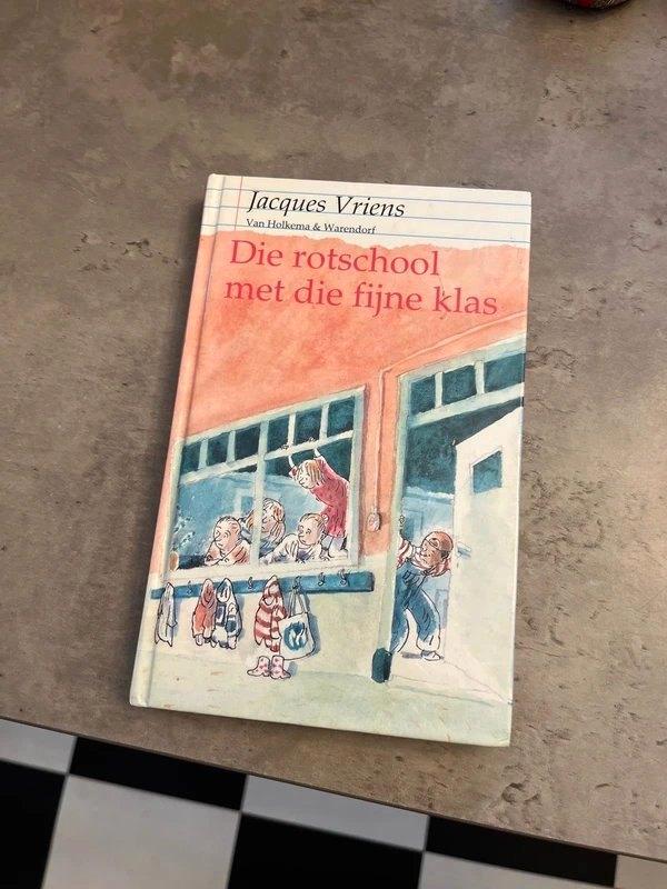 Boek Die rotschool met die fijne klas. Jacques Vriens, Boeken, Kinderboeken | Jeugd | 10 tot 12 jaar, Gelezen, Fictie, Ophalen