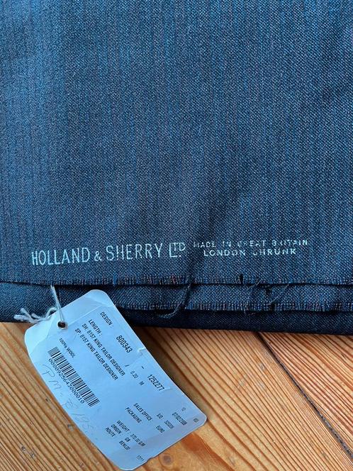 Wollen Stof van luxe Britse merk, Hobby en Vrije tijd, Stoffen en Lappen, Nieuw, Wol, 120 cm of meer, 30 tot 200 cm, Zwart, Ophalen of Verzenden