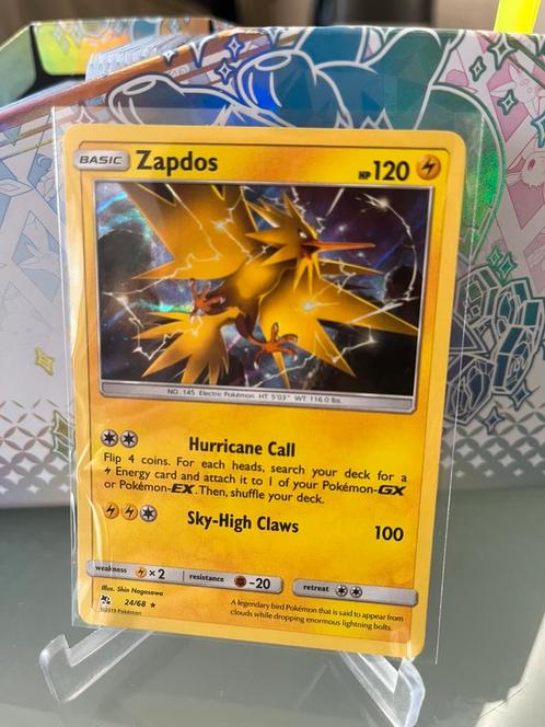 Pokémon Zapdos 24/68 holo hidden fates mint, Tickets en Kaartjes, Beurzen, Eén persoon