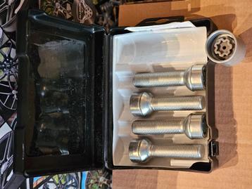 Slotbouten vw Audi M14x1,5x45 bolconische  beschikbaar voor biedingen