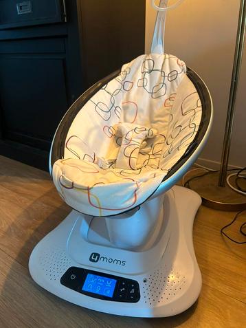 4 moms babyschommel in nieuwstaat.  beschikbaar voor biedingen