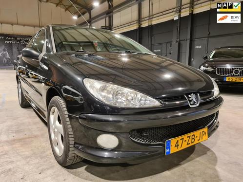 Peugeot 206 1.4 Forever - 5 deurs - Airco - NL Auto, Auto's, Peugeot, Bedrijf, Te koop, ABS, Airbags, Airconditioning, Centrale vergrendeling