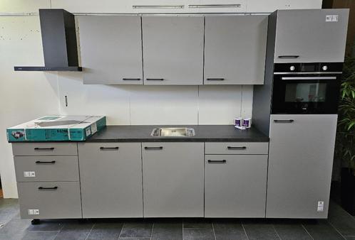 NIEUWE BRUYNZEEL "ATLAS ZINK" 300 cm breed/ INNOVARE OUTLET, Huis en Inrichting, Keuken | Complete keukens, Nieuw, Enkelwandige keuken