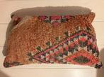 Marokkaans Berber Kussen - Vintage Tapijt, Huis en Inrichting, Woonaccessoires | Kussens, Ophalen of Verzenden, Zo goed als nieuw