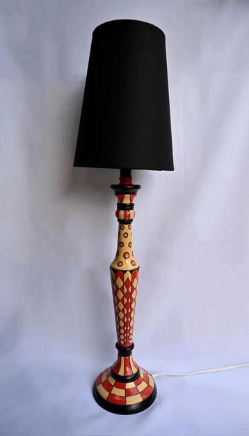 Unieke Schemerlamp met Handgeschilderd Design beschikbaar voor biedingen