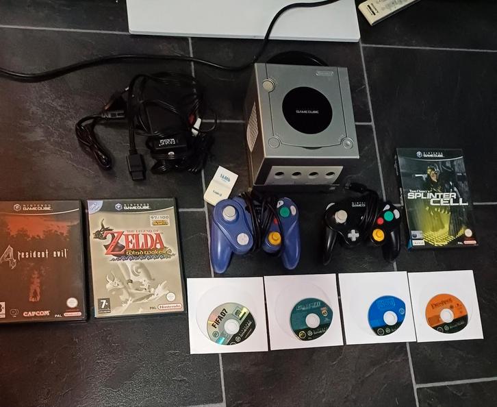 Gamecube Zilver + 7 Games + 2 Controllers, Spelcomputers en Games, Games | Nintendo GameCube, Gebruikt, 3 spelers of meer, Vanaf 3 jaar