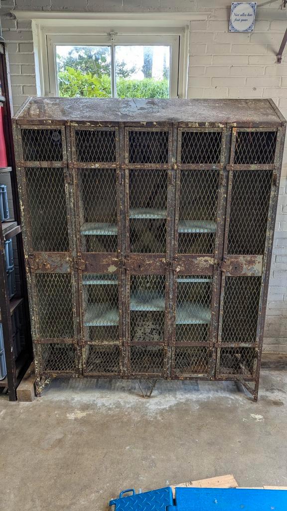 Verkade Fabriek Kluisjeskast - Industrieel Erfgoed Vintage, Huis en Inrichting, Kasten | Kledingkasten, 150 tot 200 cm, 25 tot 50 cm