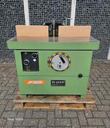 Freesmachine Casadei met motorrem  beschikbaar voor biedingen