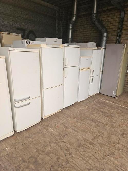 GEZOCHT: partijen koelkasten en vriezers, Witgoed en Apparatuur, Koelkasten en IJskasten, Zo goed als nieuw, Met vriesvak, 200 liter of meer