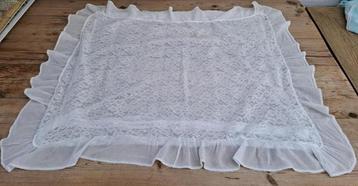 2 Grote brocante sier kussenslopen met kant beschikbaar voor biedingen