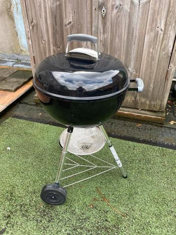 Weber Bar-B kettle incl hoes beschikbaar voor biedingen