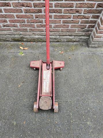 Krik 1,5 ton moet nagekeken worden beschikbaar voor biedingen