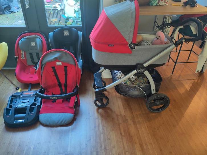 complete set peg perego kinderwagen + autozitjes + isofix, Kinderen en Baby's, Kinderwagens en Combinaties, Gebruikt, Combiwagen