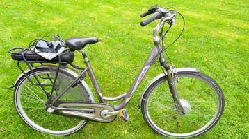 Nette goede unisex damesfiets E-bike Vogue Basic 51cm 3speed beschikbaar voor biedingen