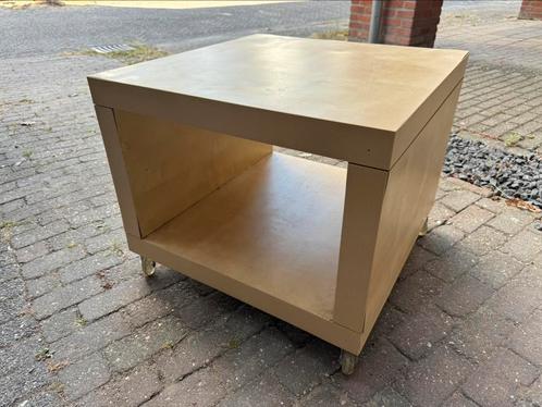 Ikea bijzettafel - evt met zwenkwieltjes, Huis en Inrichting, Tafels | Salontafels, Zo goed als nieuw, Minder dan 50 cm, 50 tot 100 cm
