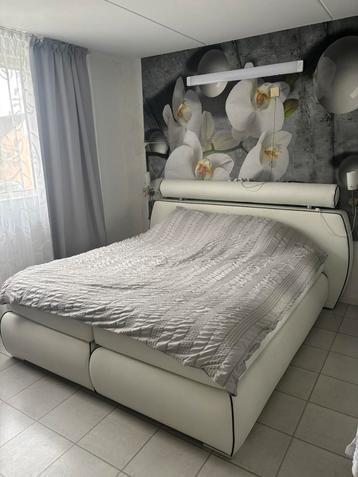 TWEELERSOON BOXSPRING ZSM WEG! beschikbaar voor biedingen
