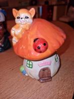 Schattig paddenstoel huisje met kat, Ophalen of Verzenden, Gebruikt, Overige materialen, Dier