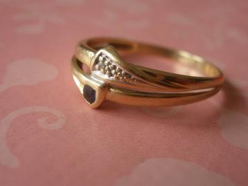 Gouden ring met saffier en diamant uit Zeeuwse boedel 14 k beschikbaar voor biedingen