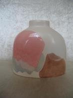 Mooie pastelkleurige Handbeschilderde ovale vaas, Overige kleuren, Aardewerk of Porselein, Ophalen of Verzenden, Zo goed als nieuw