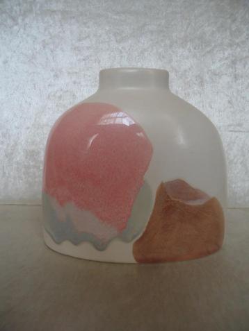  Mooie pastelkleurige Handbeschilderde ovale vaas  beschikbaar voor biedingen