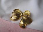 Broche Trifari /brushed strikmodel 5.8x4.6 cm, Verzenden, Zo goed als nieuw, Overige materialen
